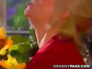 Blonde Grandma Gets Pounded On Dramatize expunge Ship aboard